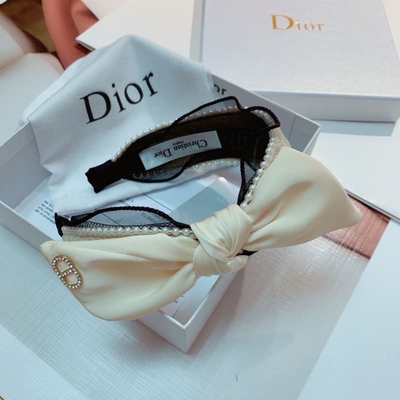 CHRISTIAN DIOR